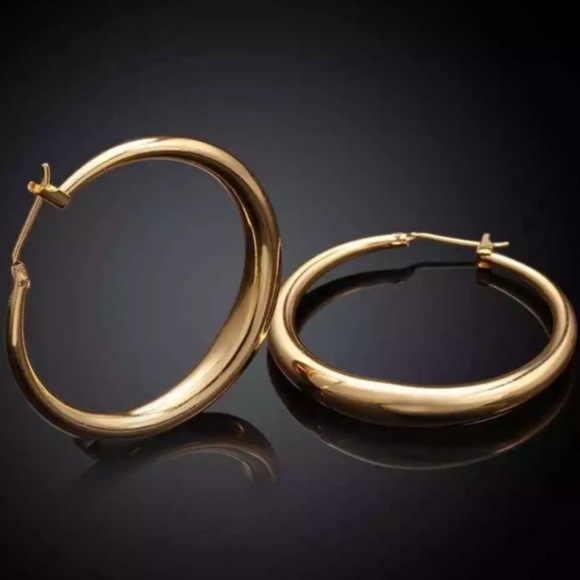 Jewelry - NEW 18K Yellow Gold 1.5” Round Hoop Earrings